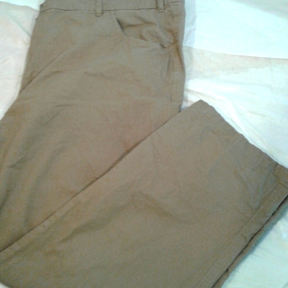 Men's beige  Columbia khakis  hiking pants size 48W 30L